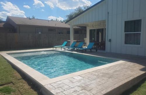 Apache Shores Casa | White Dove Pool House- Modern Luxury 4br Home Near Lake Travis Wpool