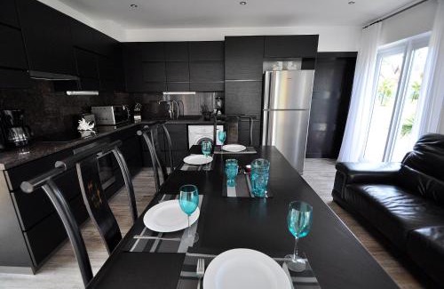 Klong Son Villa | White Dragon Sea View Villa