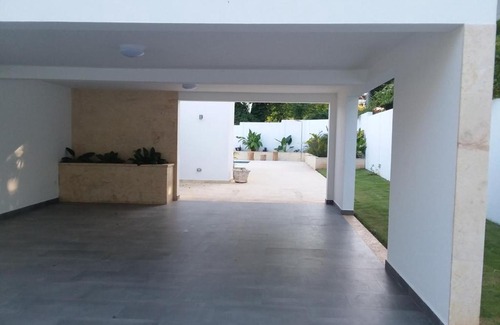 Costambar Casa | White House Mansion