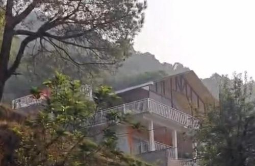 Dharamshala Chalet De Esquí | White Hackle General's Retreat