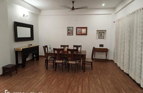 Dharamshala Chalet De Esquí | White Hackle General's Retreat