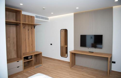 Orikum Hotel | White Hill Radhime