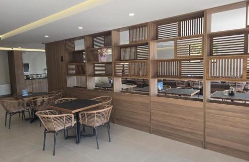 Orikum Hotel | White Hill Radhime