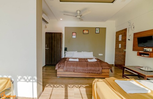 Nagaon Complejo | White House Beach Resort