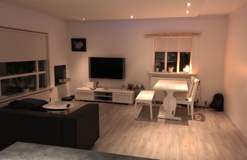 Hafnarfjordur Casa | Casa blanca en Hafnafjörður