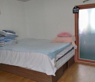 Sinchon-dong Casa | White House Seoul close to the airport