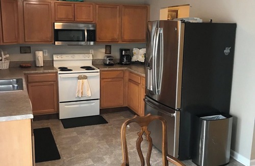 Lexington Casa | WHITE KNOLL BUNGALOW