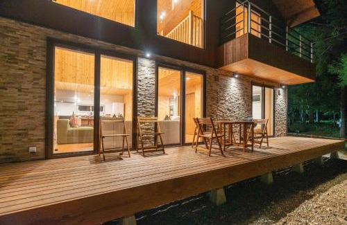 Happo Villa | White Lake Hill Hakuba by JAMSZ ROYALE