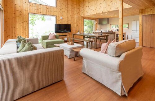 Happo Villa | White Lake Hill Hakuba by JAMSZ ROYALE