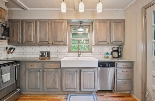 Linville Falls Cabaña | White Laurel Cottage at Linville Falls
