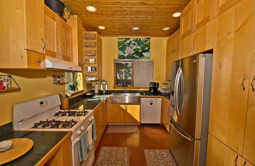 Baca Grande Casa | White Lotus House - 2 BR, 2.5 Bath Luxury Sanctuary in Crestone, Colorado