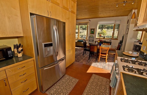 Baca Grande Casa | White Lotus House - 2 BR, 2.5 Bath Luxury Sanctuary in Crestone, Colorado