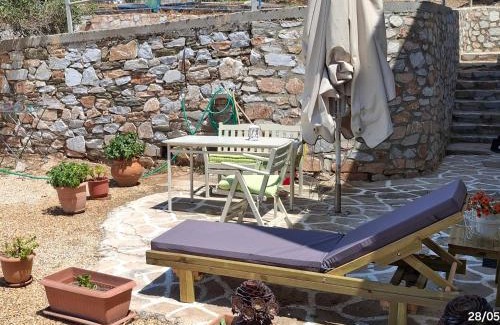 Kini Casa | White Lotus seaside apartment