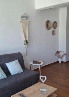 Kini Casa | White Lotus seaside apartment