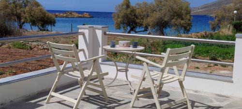 Kini Casa | White Lotus seaside studio