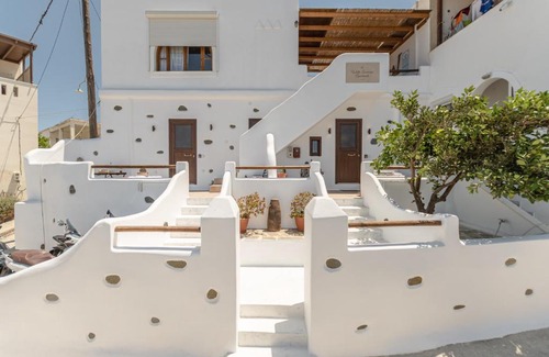 Glinado Casa | White Luxurious Apartments II