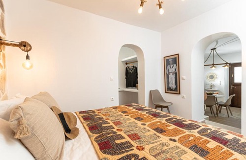 Glinado Casa | White Luxurious Apartmets I