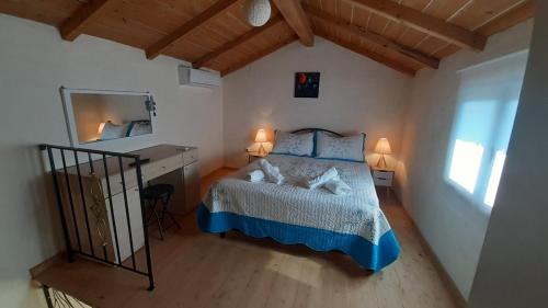 Limni Casa | White Manolia Cottage