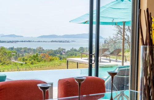 Kuala Teriang Villa | White Monkey Villa - Private Pool & Jacuzzi