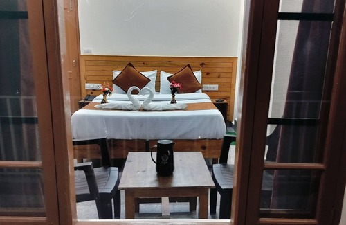 Bhagsu Nag Hotel | White Mountain By Hill Hikers