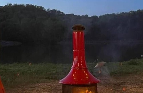Flatwoods Alquiler De RV | Charming river side gated development campground near historic Clifton TN