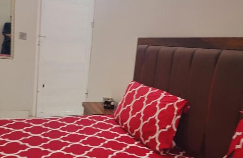 Karachi Hotel | White Palace Guest House