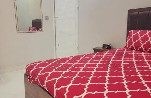 Karachi Hotel | White Palace Guest House