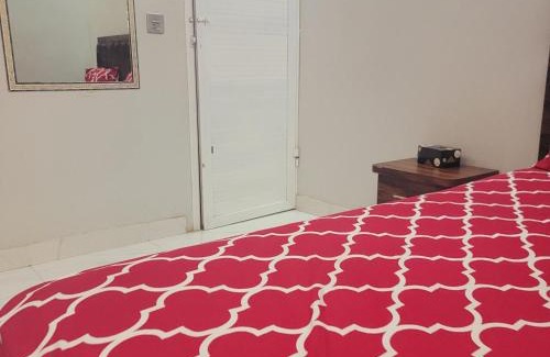 Karachi Hotel | White Palace Guest House