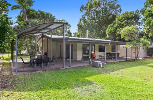 White Patch Casa | White Patch On The Water!