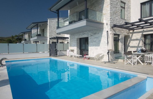Pefkochori Villa | White Pearl Luxury Villas