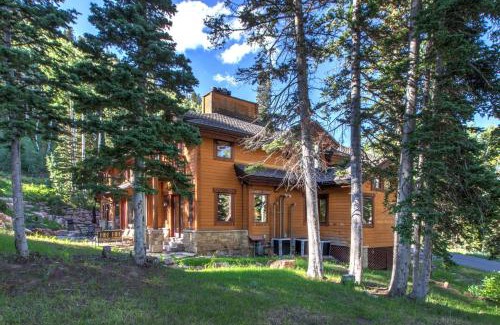 Park City Casa | White Pine 129 by Moose Management