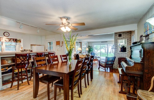 Montague Cabaña | White Pines Lake Michigan Cottage