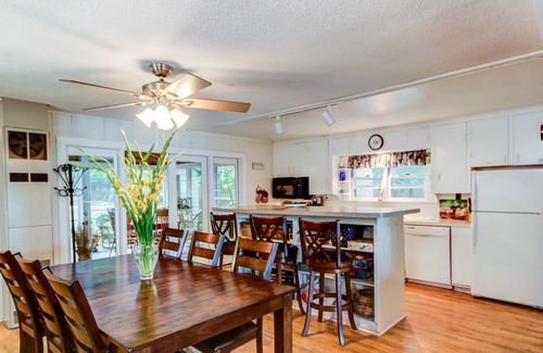 Montague Cabaña | White Pines Lake Michigan Cottage
