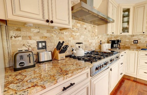 White Plains Casa | White Plains Midterm Jacuzzi Heated Pool Game Room