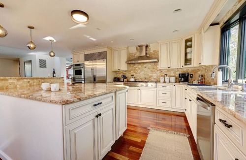 White Plains Casa | White Plains Midterm Jacuzzi Heated Pool Game Room
