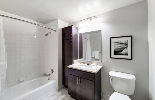 White Plains Apartamento | White Plains One Bedroom, Steps from Metro North