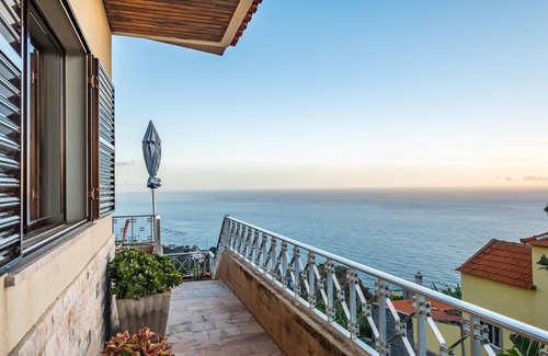 Lombo do Doutor Apartamento | White Rabbit I by Madeira Sun Travel