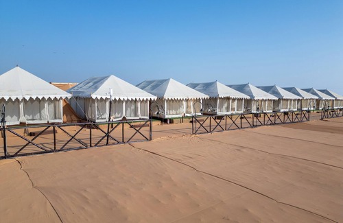 Dholavira Cabaña | White Rann - The Tent City