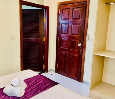 Chamkar Mon Hotel | White Residence Hotel & Apartment