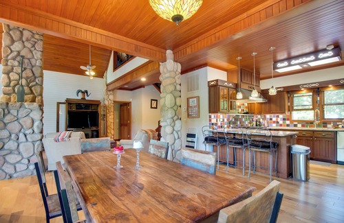 Gassville Casa | White River Access & Views: Retreat in Gassville!