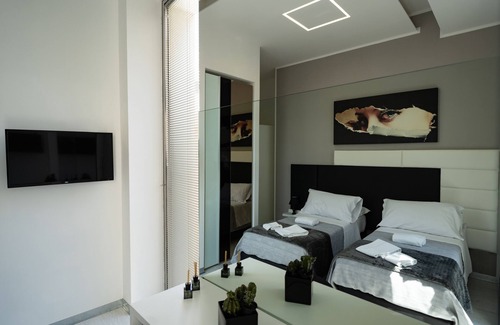 Reggio Calabria Casa | White Rooms