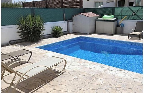 Universal Villa | White Rose Villa