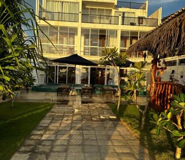 Hikkaduwa Casa | White Sand Villa - Beach front