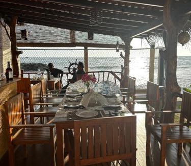 Hikkaduwa Casa | White Sand Villa - Beach front