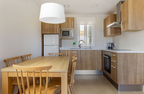 Arenal d'en Castell Apartamento | White Sands Beach Club