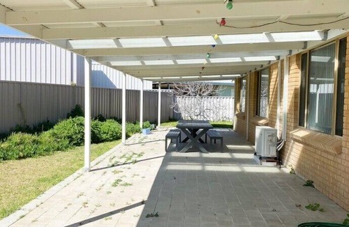 Lancelin Casa | White Sands - Located just 300m from Lancelin’s beautiful Back Beach.