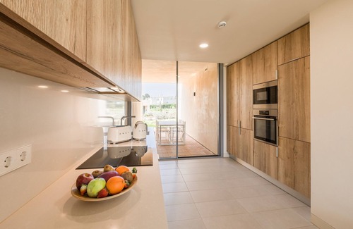 Alporchinhos Hotel | White Shell Beach Villas