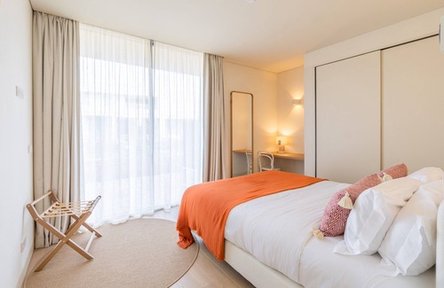 Alporchinhos Hotel | White Shell Beach Villas