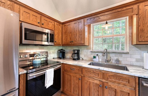 Dahlonega Casa | White Tail Cottage - Wineries & Hiking in Dahlonega