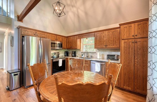Dahlonega Casa | White Tail Cottage - Wineries & Hiking in Dahlonega